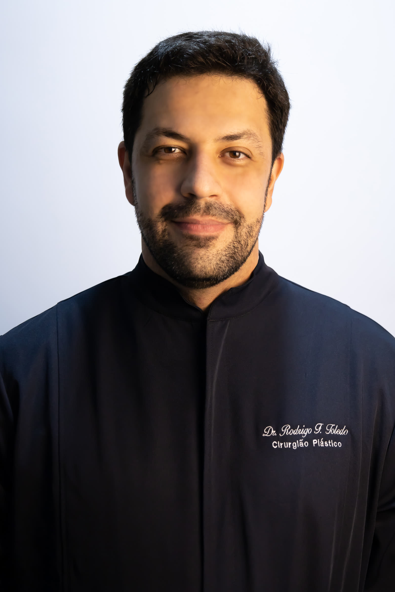 Dr. Rodrigo Toledo - Cirurgião Plástico em Juiz de Fora
